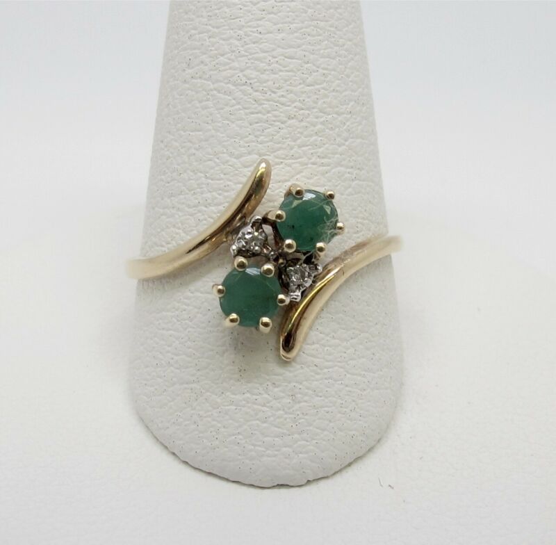 Ladies 10k Yellow Gold Natural Emerald Ring w/ Diamond Accents - Zeereez