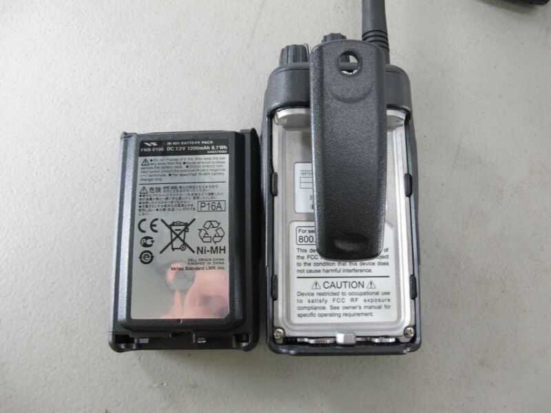 Bearcom Vertex Standard BC95 Commercial Retail 2 Two Way Radio w/ Dock Charger - Zeereez