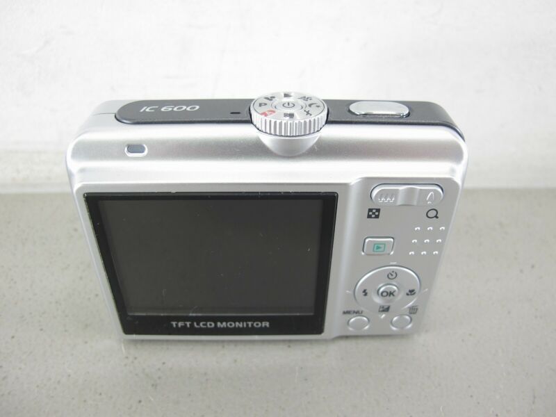 Intova IC-600 Digital Sports Camera 6.0MP 2.4" LCD Underwater Waterproof Camera - Zeereez