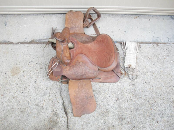 Vintage Unknown Brand Roping or Trail Horse Saddle 15.5 - Zeereez