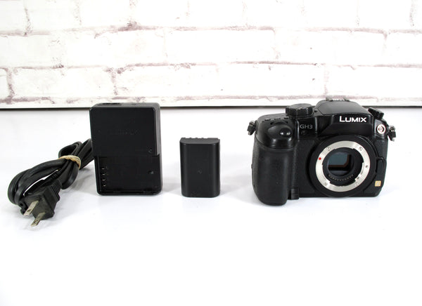 LUMIX Panasonic DMC-GH3 16.0MP Digital DSLR Camera Body