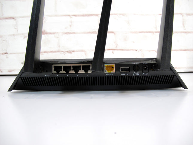 Netgear R7000 Nighthawk Dual Band Smart WIFI Router with USB Cloud Storage AC1900