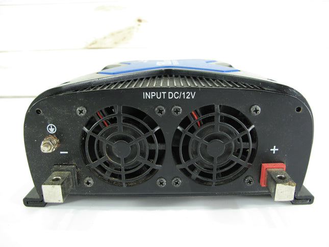 Whistler 1600 Watt RV Camper / Boat Off Grid Power Inverter with USB Port