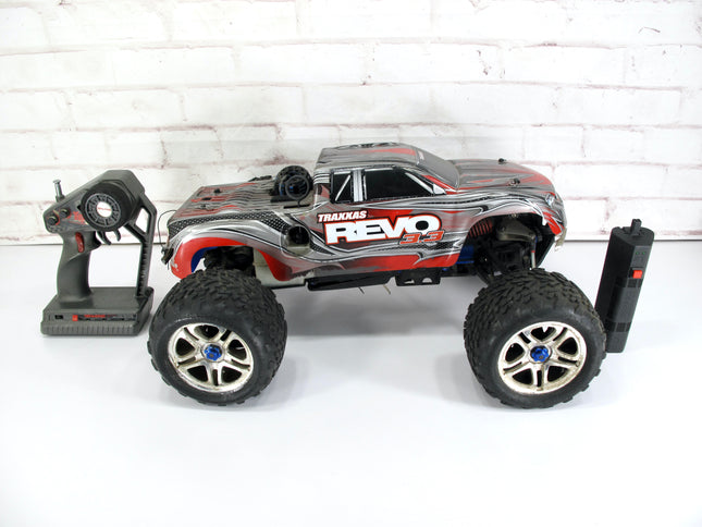 Traxxas Revo 3.3 Powerd RC Car with Control Starter & Battery NITRO