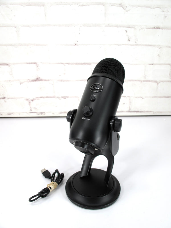 Blue Yeti Professional Multi-Pattern USB Condenser Microphone