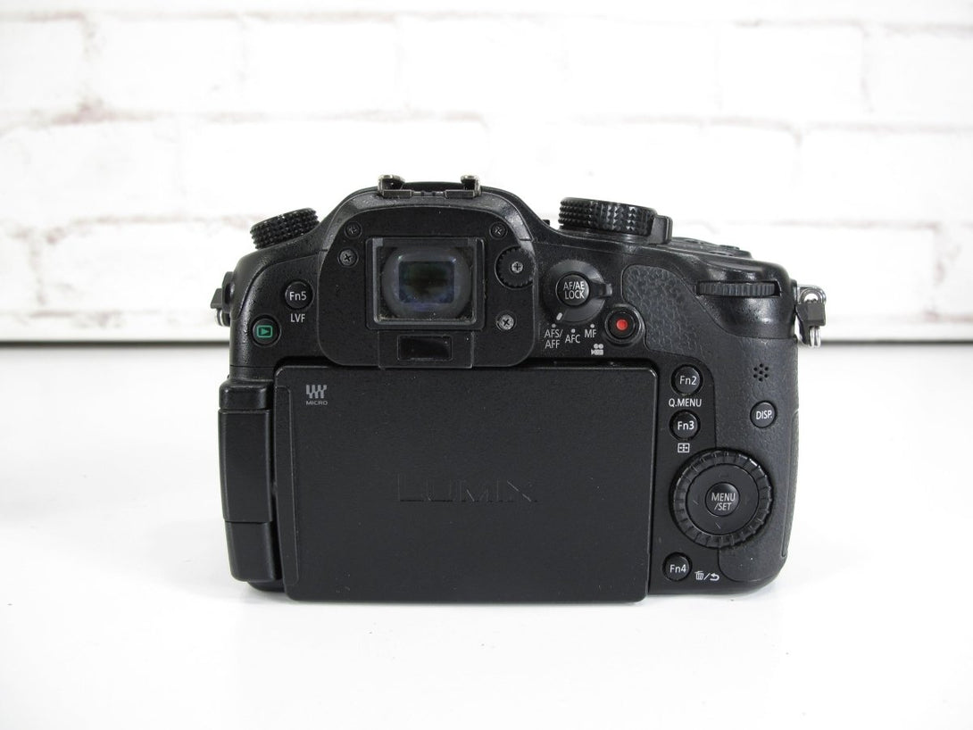LUMIX Panasonic DMC - GH3 16.0MP Digital DSLR Camera Body - ZeereeZ