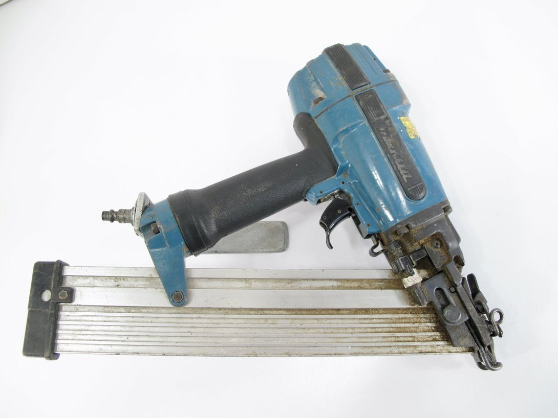 Makita AF631 Pneumatic Air Finish Nailer 1 - 1/4" to 2 - 1/2" Nail Gun - ZeereeZ