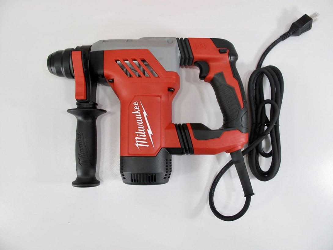 Milwaukee 5268 - 21 8 - Amp Corded Anti - Vibration Handle Rotary Hammer w/ Case - ZeereeZ
