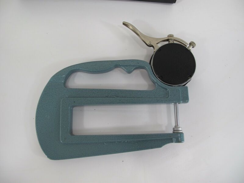 Mitutoyo 7322 Dial Thickness Gauge, Flat Anvil, Inch, 120mm Throat Depth, 0 - 1" - ZeereeZ