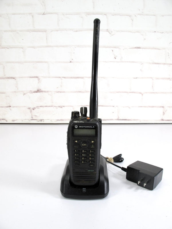 Motorola XPR 6550 136 - 174 MHz 160 Channel AAH55JDH9LA1AN 2 Way Handheld Radio - ZeereeZ