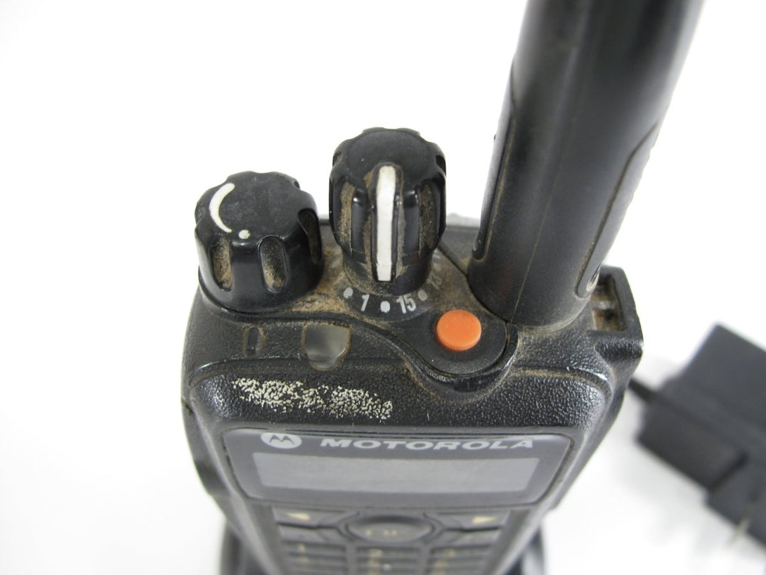 Motorola XPR 6550 136 - 174 MHz 160 Channel AAH55JDH9LA1AN 2 Way Handheld Radio - ZeereeZ