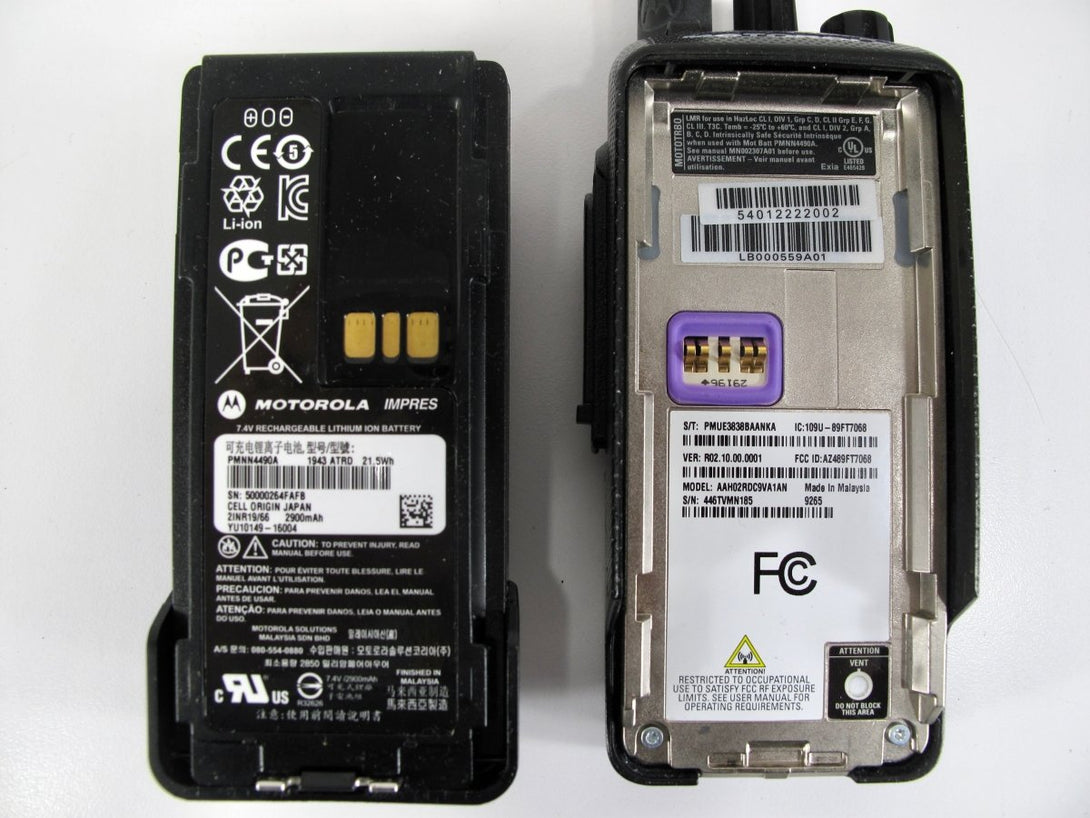 Motorola XPR3300e UHF 403 - 512 MHz MotoTRBO Digital Radio AAH02RDC9VA1AN - ZeereeZ