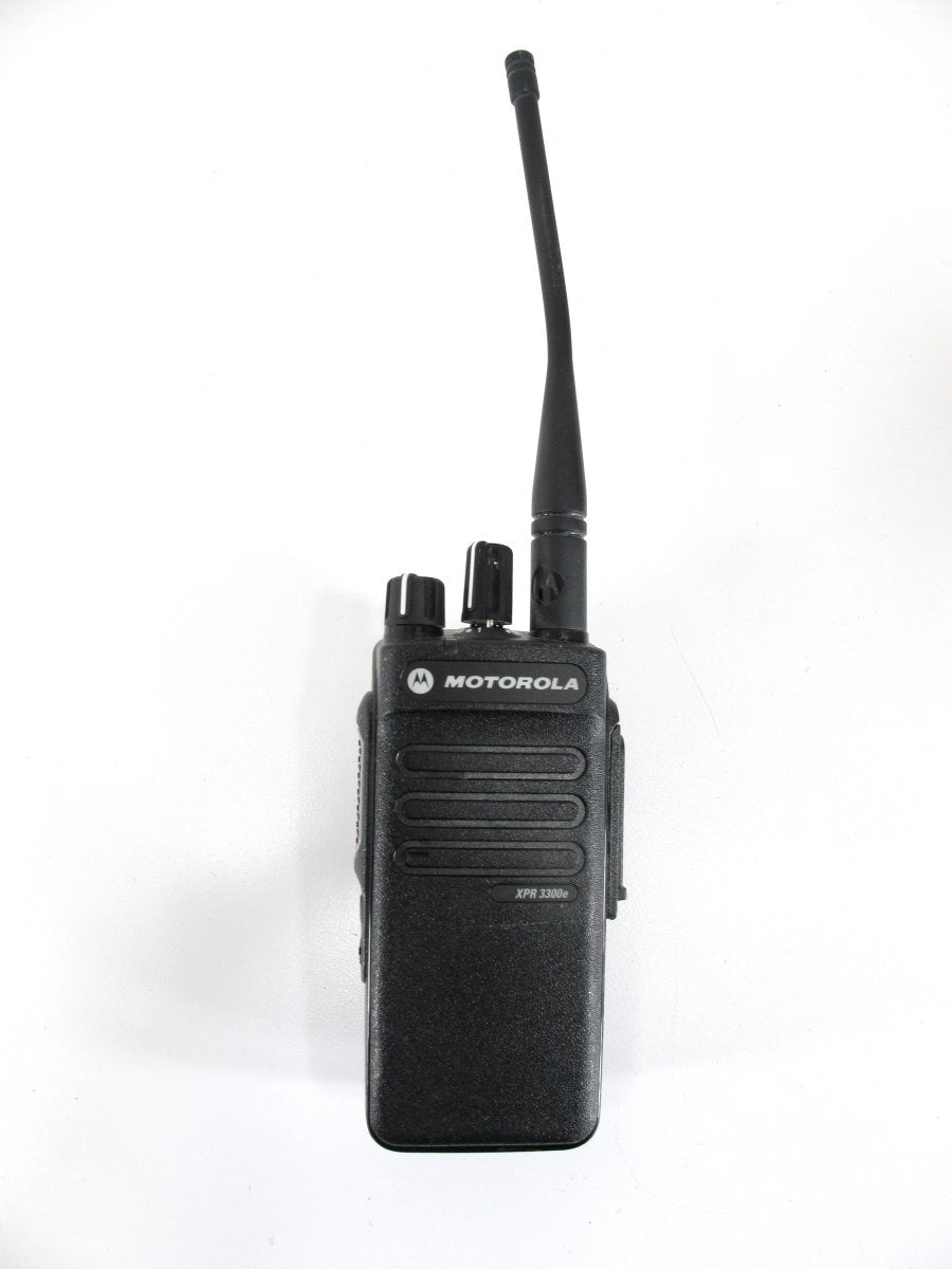 Motorola XPR3300e UHF 403 - 512 MHz MotoTRBO Digital Radio AAH02RDC9VA1AN - ZeereeZ
