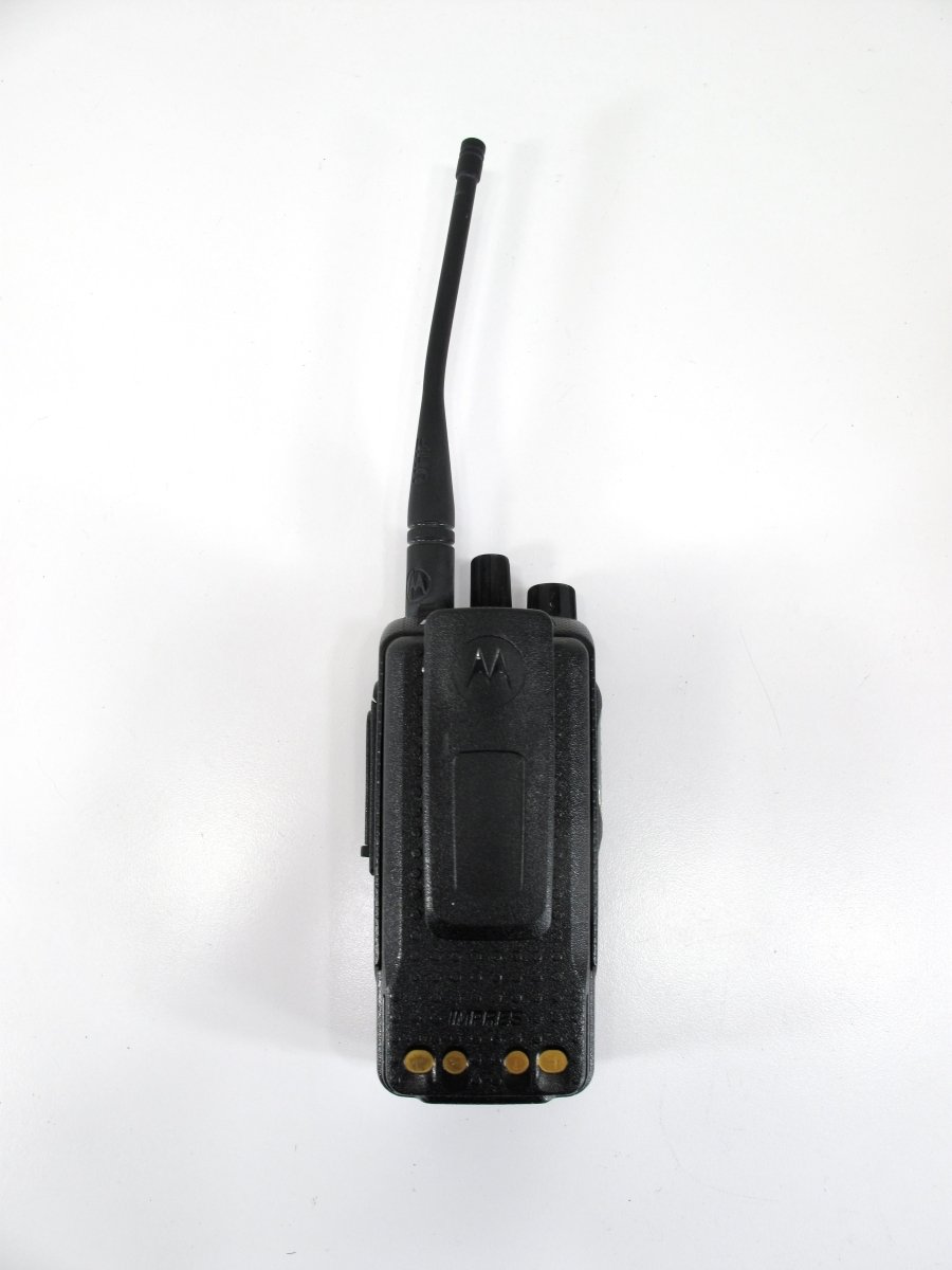 Motorola XPR3300e UHF 403 - 512 MHz MotoTRBO Digital Radio AAH02RDC9VA1AN - ZeereeZ
