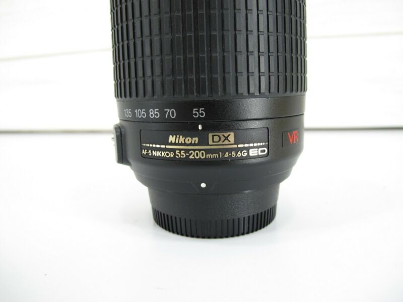 Nikon AF - S 55 - 200mm f/4 - 5.6 G DX SWM VR ED IF Nikkor Telephoto Zoom Lens - ZeereeZ