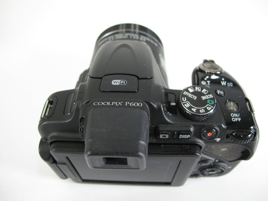 Nikon Coolpix P600 16.1 MP Wi - Fi CMOS Digital Camera w/ 60x Zoom 1080p HD - ZeereeZ