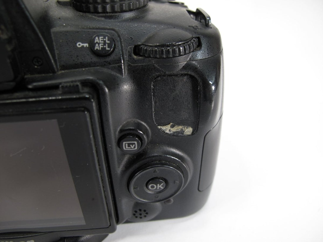 Nikon D5000 12.3MP Digital SLR Camera Body w/ Battery & Charger - ZeereeZ