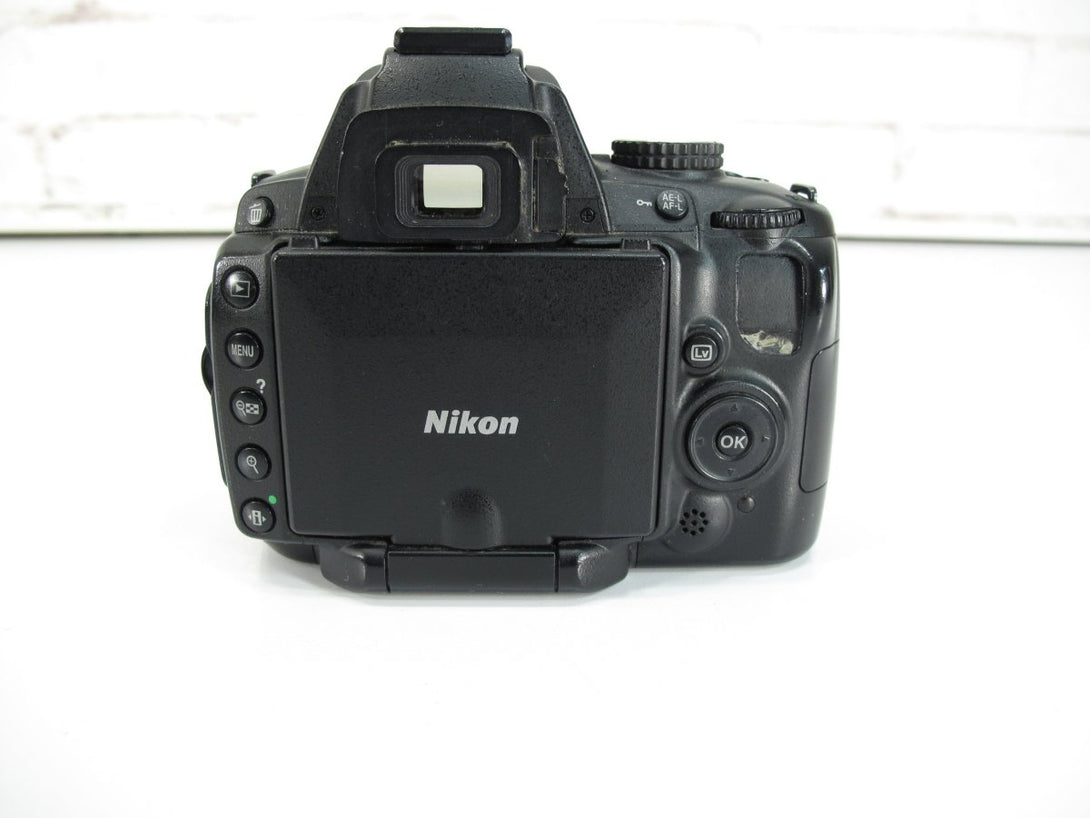 Nikon D5000 12.3MP Digital SLR Camera Body w/ Battery & Charger - ZeereeZ