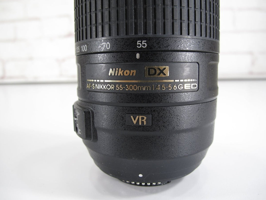 Nikon DX AF - S Nikkor 55 - 300mm f:4.5 - 5.6 G ED Camera Zoom Lens - ZeereeZ