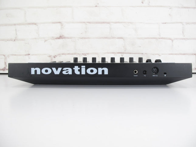 Novation Launchkey Mini Mk3 25 Mini - key Midi Keyboard Controller - ZeereeZ