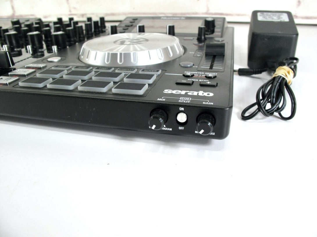 Numark NV Professional DJ Serato Interface 4 Channel Dual Screen Controller - ZeereeZ