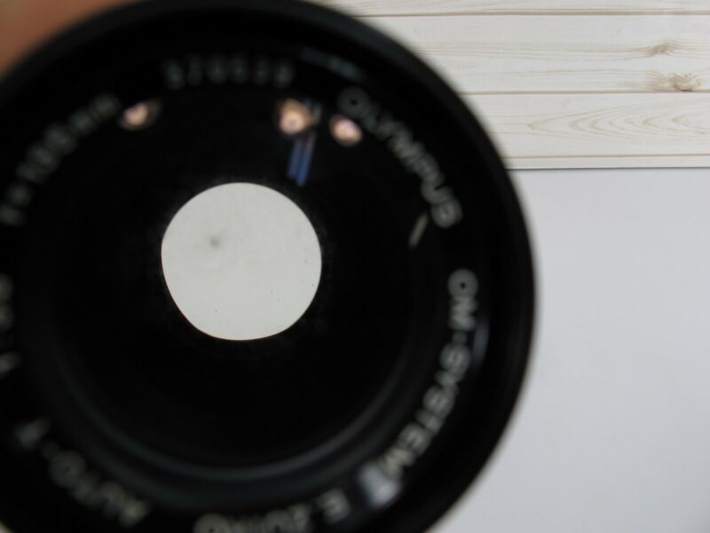 OLYMPUS OM - SYSTEM ZUIKO AUTO - T 135mm 1:3.5 JAPAN w/ case - ZeereeZ