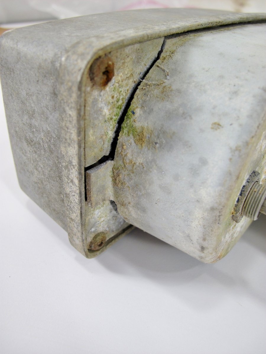 Original H&H Airstream Trailer Electric DC Tongue Power Jack from a Late 70s Trailer - ZeereeZ