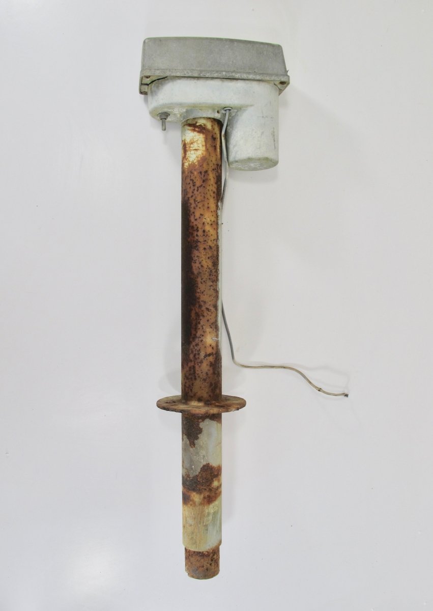 Original H&H Airstream Trailer Electric DC Tongue Power Jack from a Late 70s Trailer - ZeereeZ