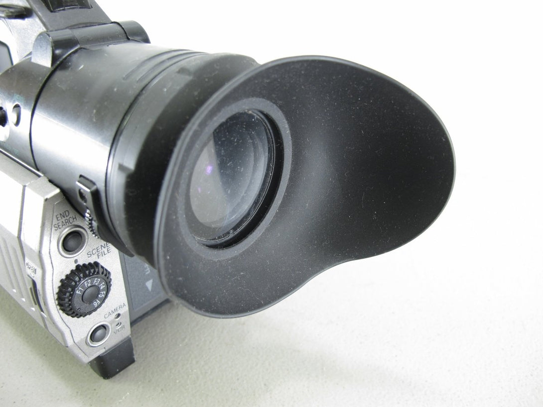 Panasonic AG - DVX100B 3CCD Professional Camcorder Video Camera w/ Leica Lens - ZeereeZ