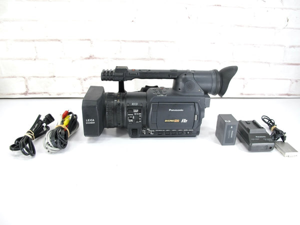Panasonic AG - HVX200P 3CCD DVCPRO P2HD Professional Camcorder - ZeereeZ