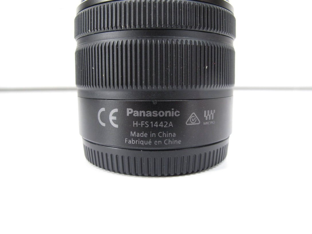 Panasonic Lumix G Vario H - FS1442A 14 - 42mm f/3.5 - 5.6 Mega O.I.S Lens - ZeereeZ