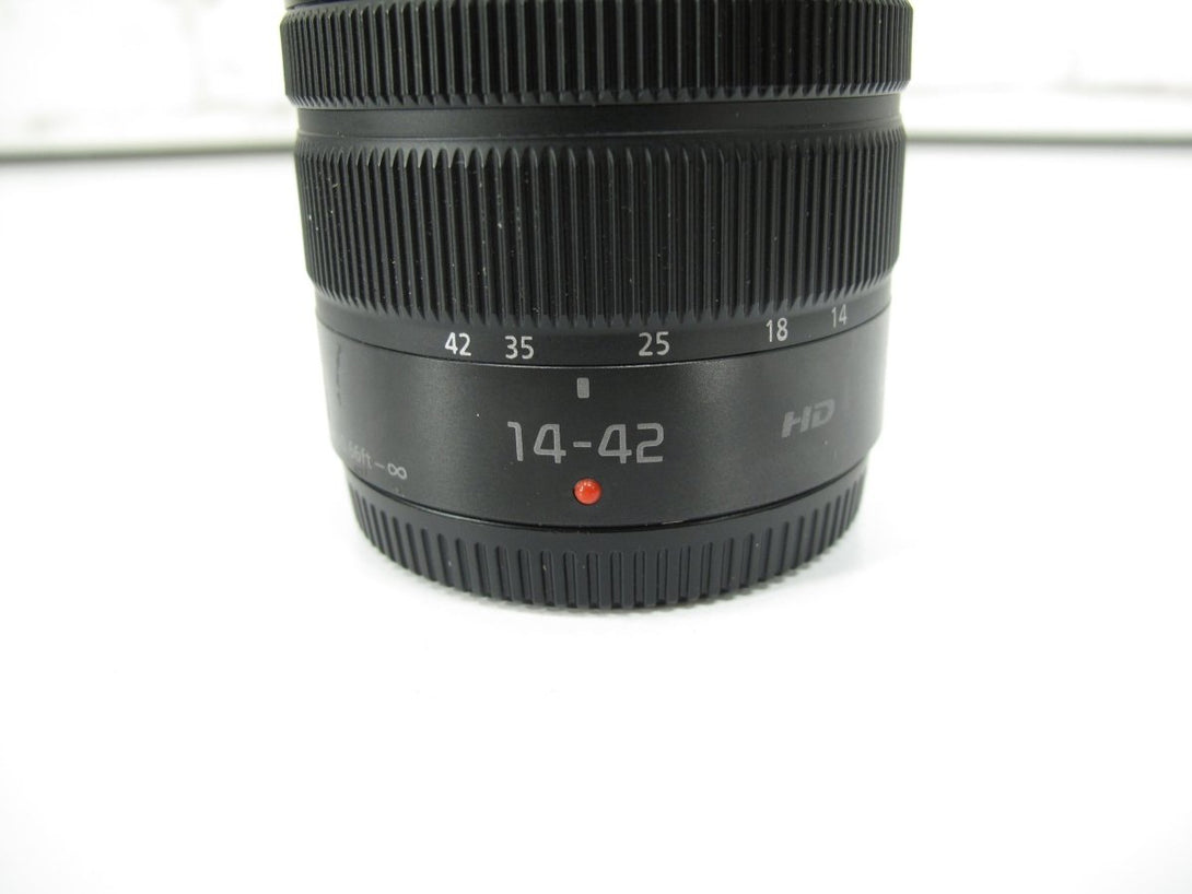 Panasonic Lumix G Vario H - FS1442A 14 - 42mm f/3.5 - 5.6 Mega O.I.S Lens - ZeereeZ