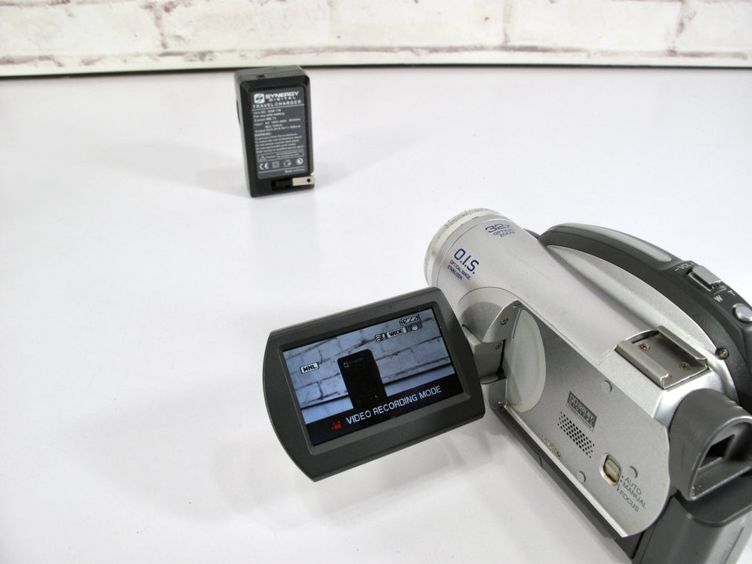 Panasonic VDR - D210 32X Optical Zoom DVD Video Camcorder Video Recorder - ZeereeZ