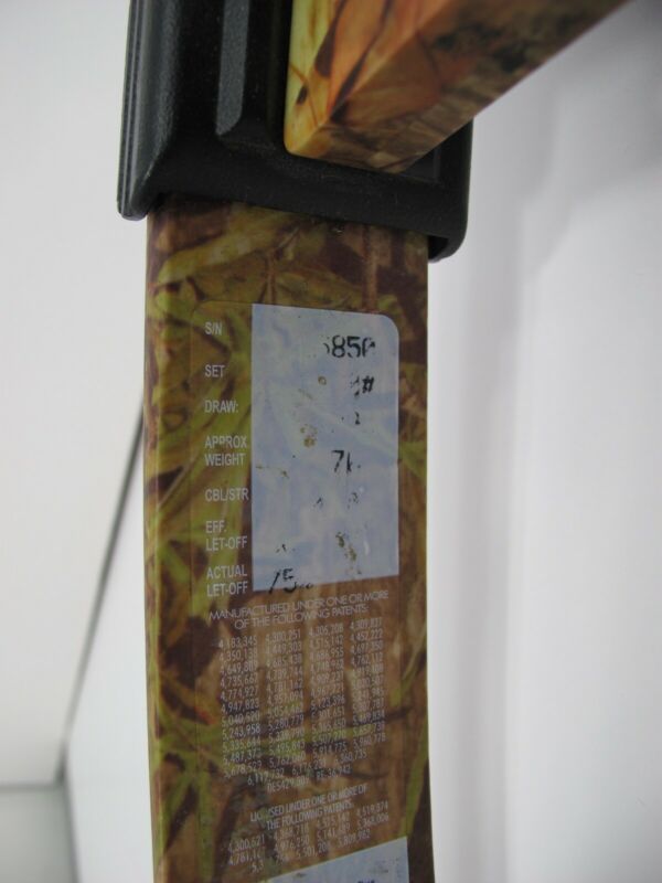 PSE Triton Pro Right Handed Green Camouflage Sporting Compound Bow w/ Arrows - ZeereeZ
