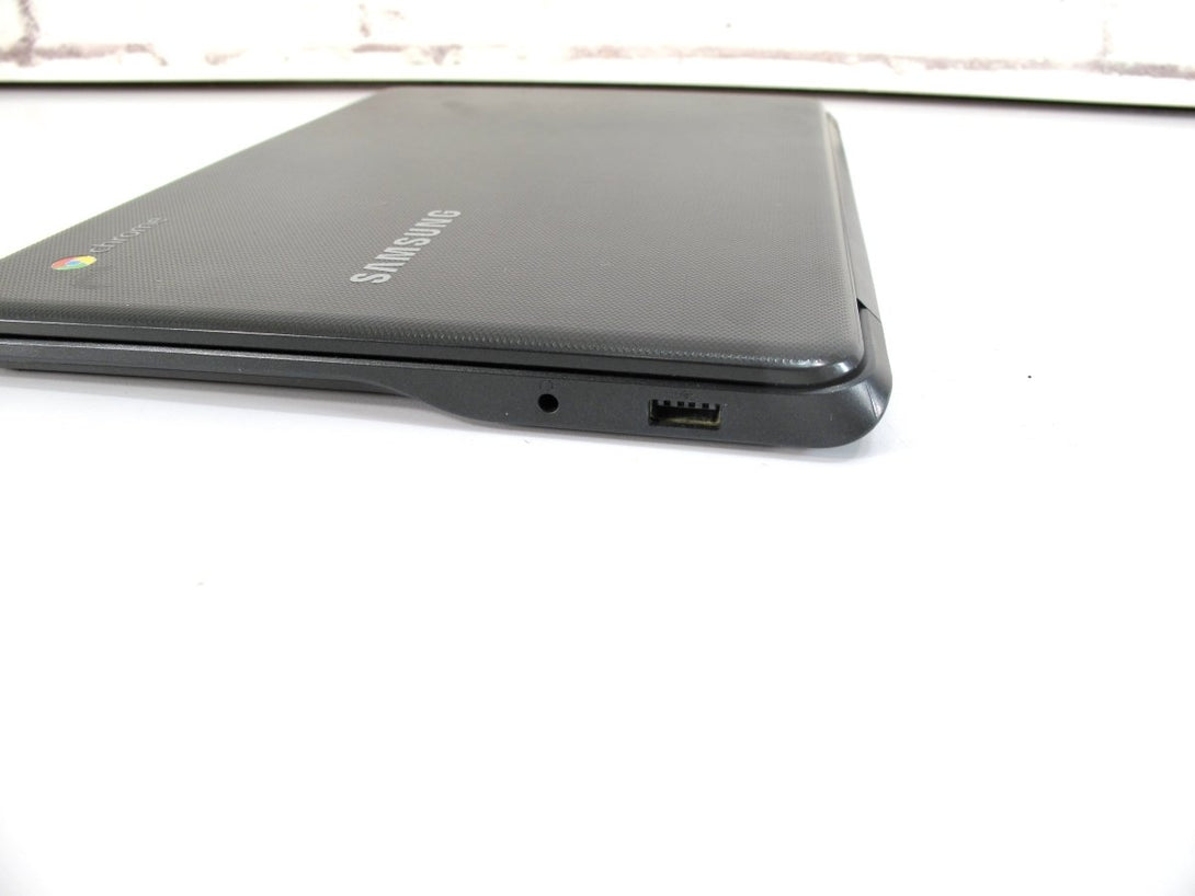 Samsung 600c ChromeBook 3 11.6" 16 GB Intel Celeron 1.60 Ghz 4 GB Laptop - ZeereeZ