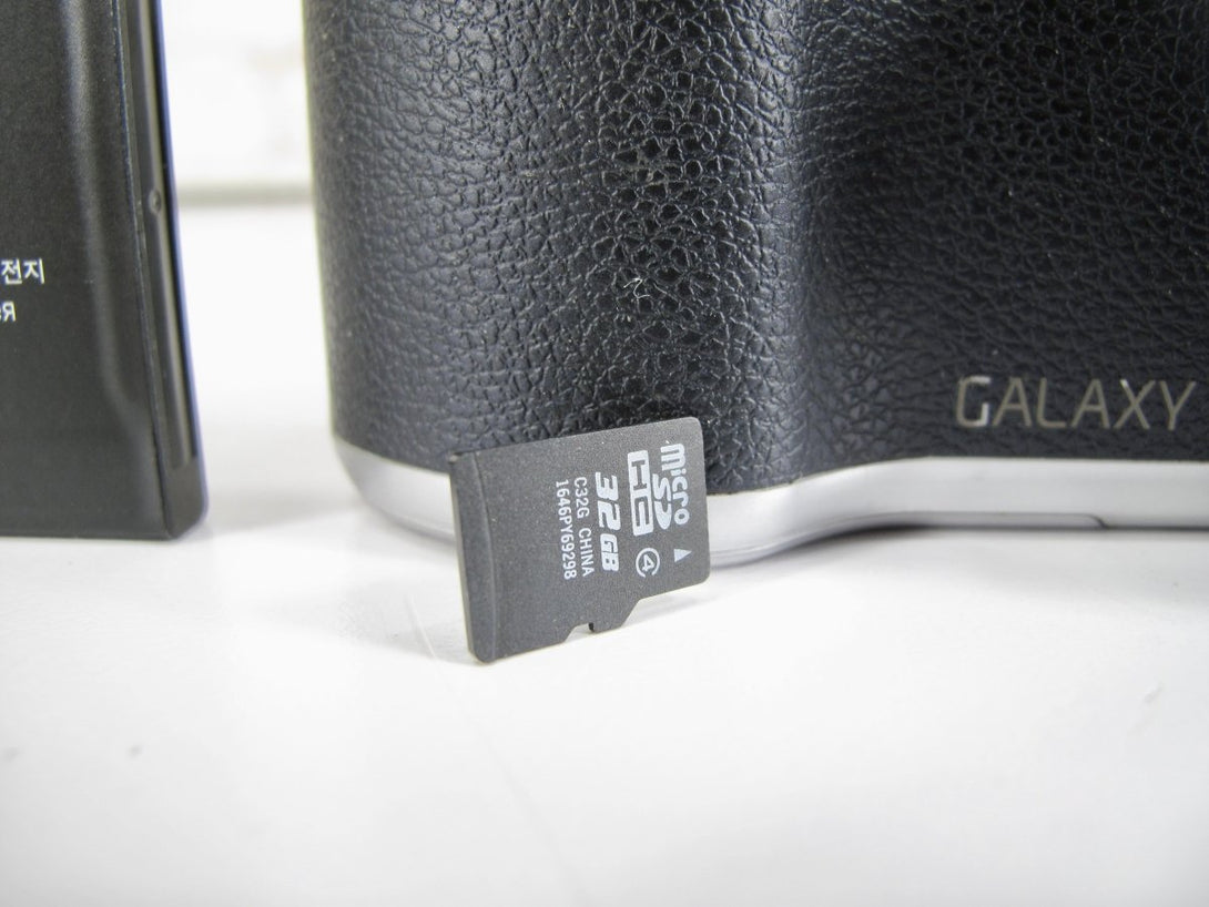 Samsung EK - GC200 Galaxy 16.3MP CMOS w/ 21x Zoom Digital Touch Screen Camera - ZeereeZ