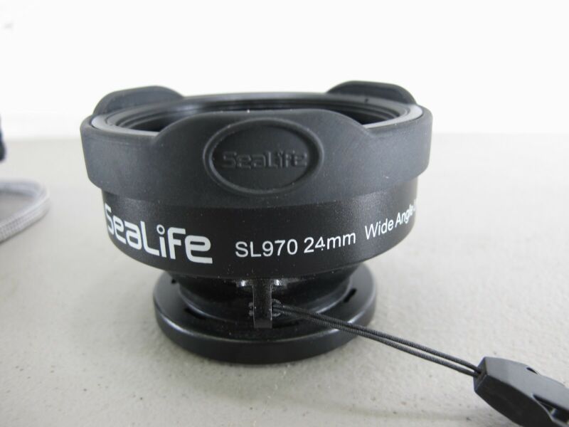 SeaLife ReefMaster 24mm Wide Angle Lens for Digital Cameras & 35mm Cameras SL970 - ZeereeZ