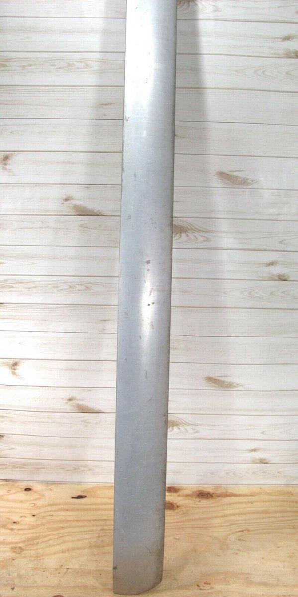 Solid Aluminium Bumper from a Vintage Airstream International Trailer 1970 - 80s - ZeereeZ