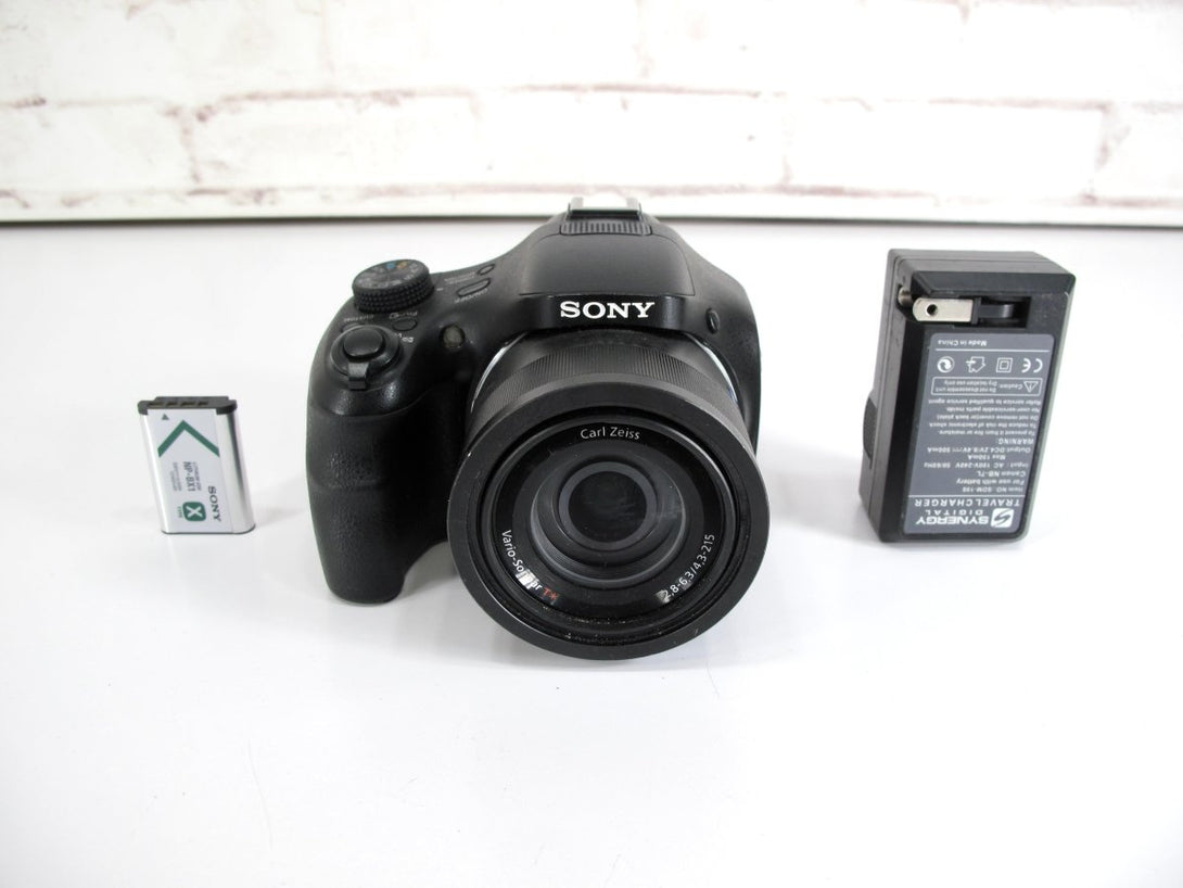 Sony Cyber - shot DSC - HX400V Digital Camera with 50x Zoom Lens and WiFi - ZeereeZ