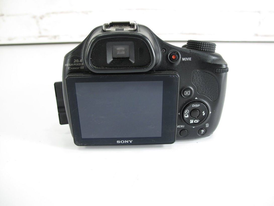 Sony Cyber - shot DSC - HX400V Digital Camera with 50x Zoom Lens and WiFi - ZeereeZ