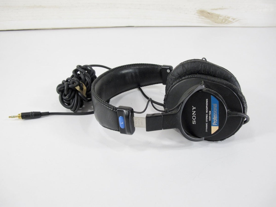Sony MDR7506 Professional Large Diaphragm Headphones - ZeereeZ