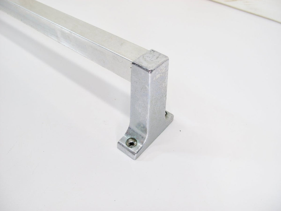 Square Fixed 18 Inch Bathroom Original Towel Rack - ZeereeZ