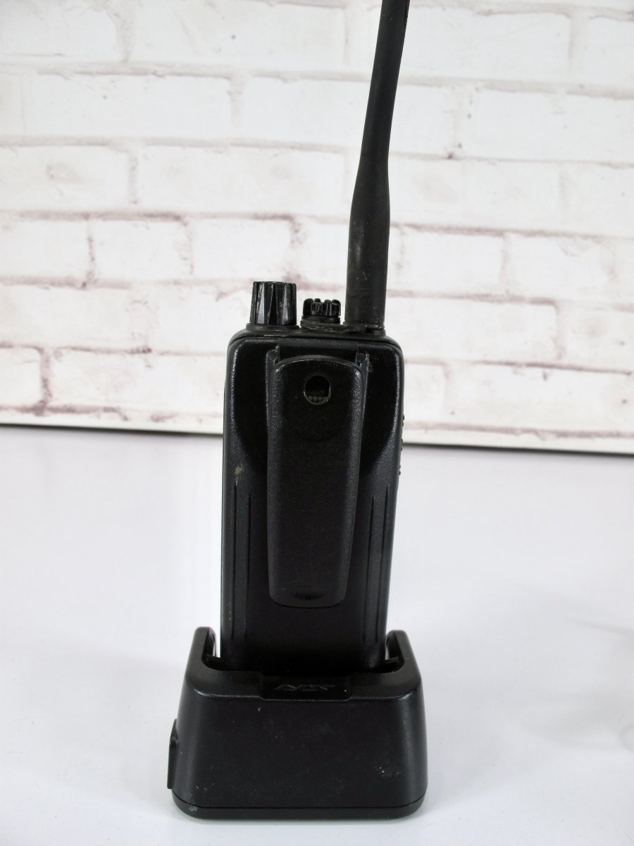 Standard Horizon HX400 Handheld VHF Radio 5 Watt Commercial Submersible w/ Mic - ZeereeZ