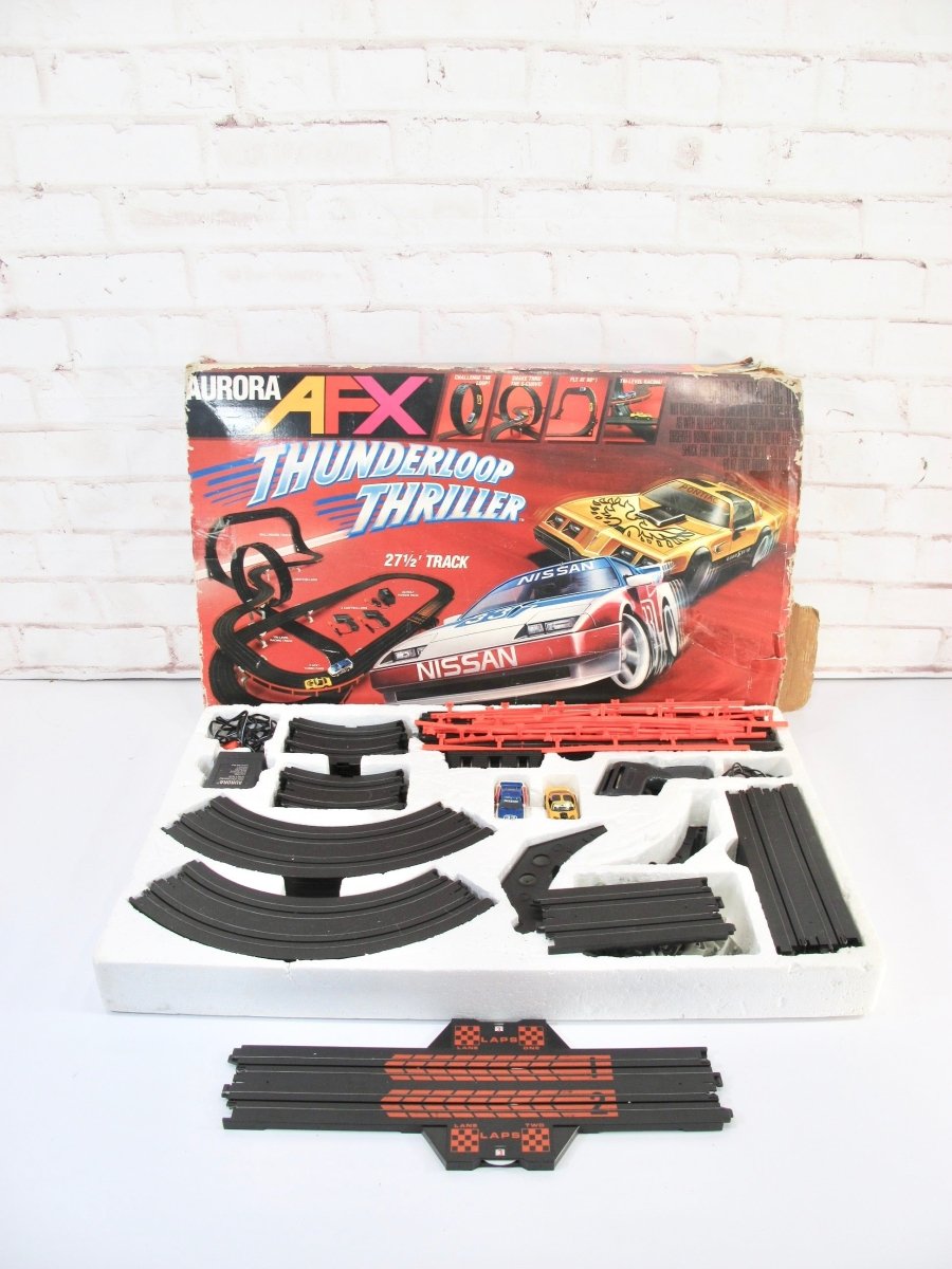 Tomy Aurora AFX Thunderloop Thriller Vintage 1980s Slot Car Race Track Set - ZeereeZ