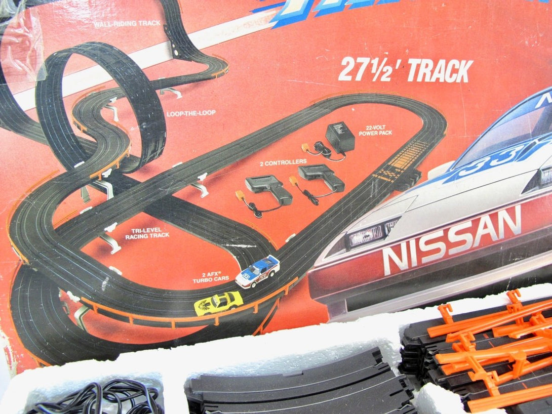 Tomy Aurora AFX Thunderloop Thriller Vintage 1980s Slot Car Race Track Set - ZeereeZ