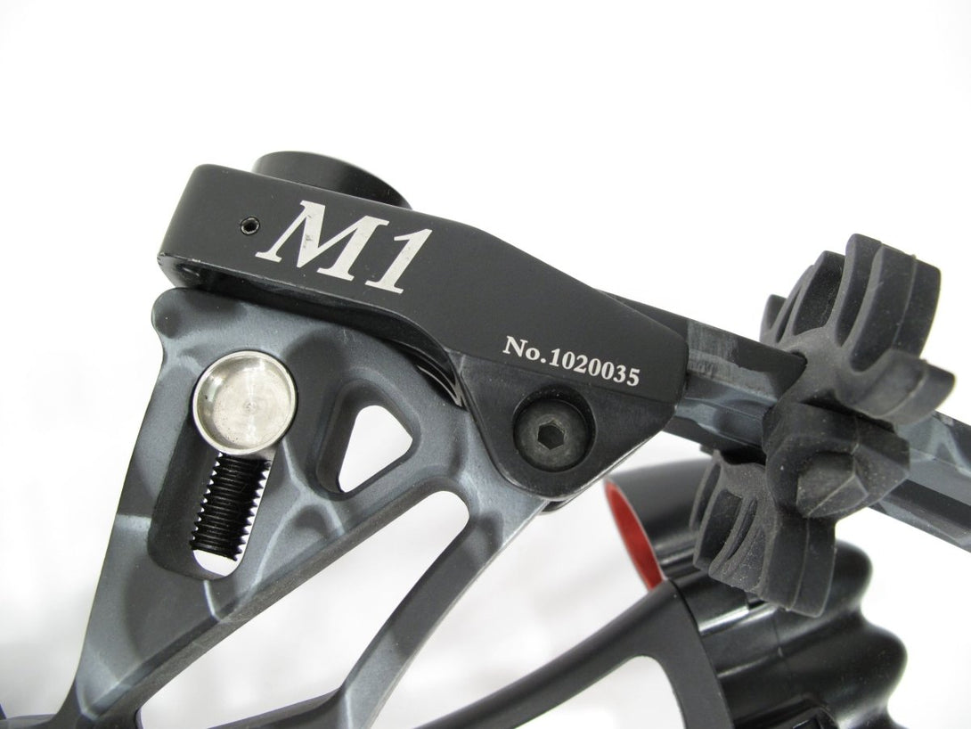 Topoint Archery M1 15 - 70 lbs Compound Bow w/ Sights - ZeereeZ