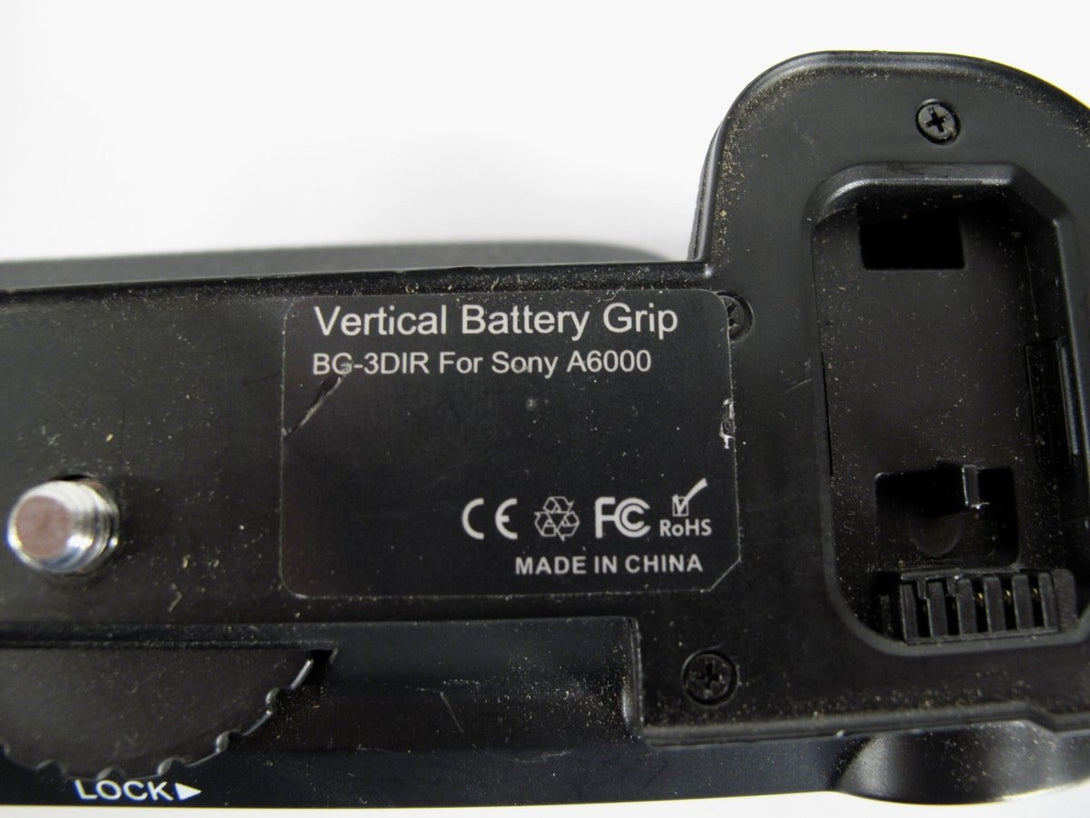 Travor BG - 3DIR Vertical Camera Battery Grip For Sony A6000 DSLR Camera - ZeereeZ