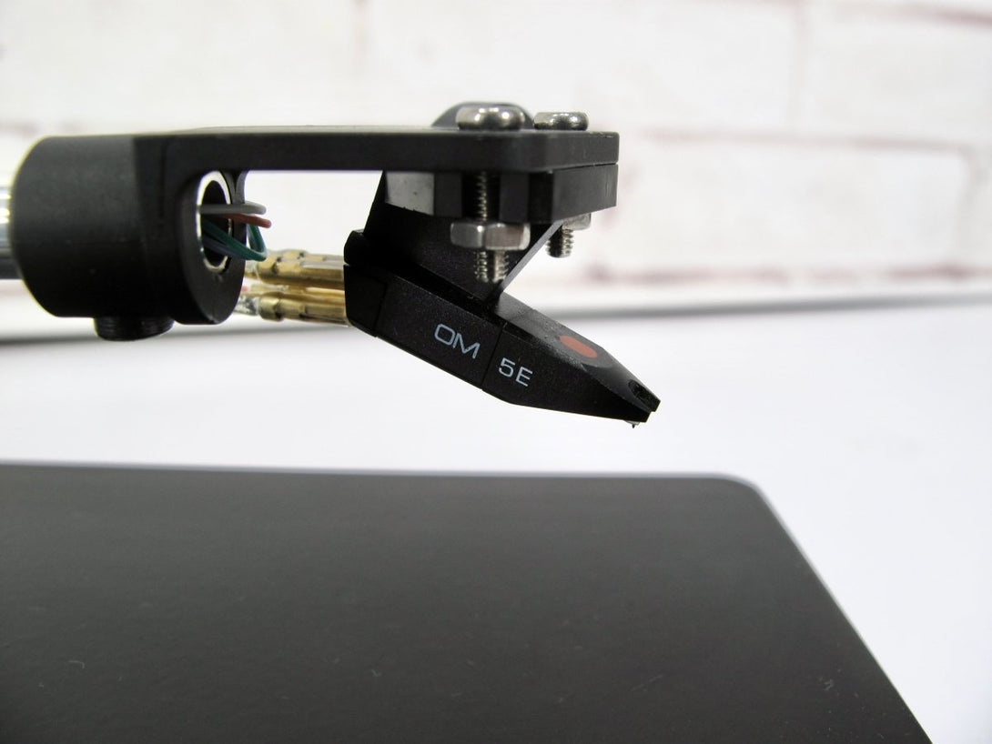 U - Turn Audio Orbit Plus Turntable Black Acrylic Platter Ortofon OM5E Cartridge - ZeereeZ