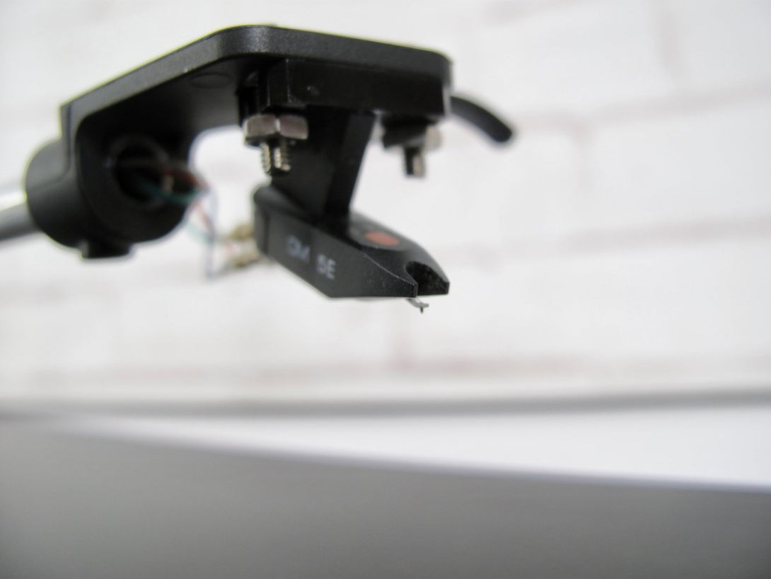 U - Turn Audio Orbit Plus Turntable Black Acrylic Platter Ortofon OM5E Cartridge - ZeereeZ