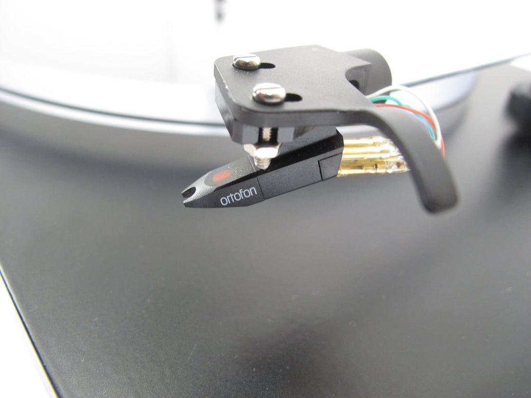 U - Turn Audio Orbit Plus Turntable Black Acrylic Platter Ortofon OM5E Cartridge - ZeereeZ